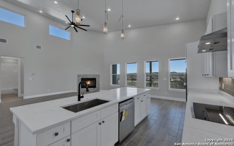 307 LORNE RD, Canyon Lake, TX 78133, 4 Habitaciones Habitaciones , ,3 BañosBaños,Residential,En Venta,307 LORNE RD,1837210