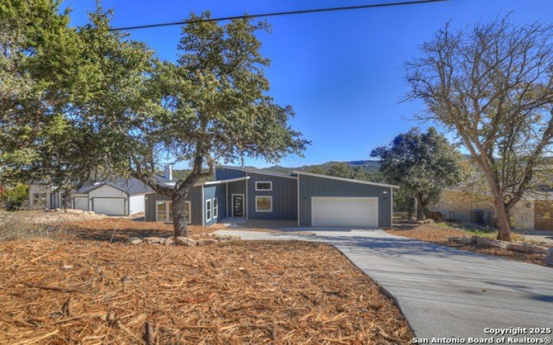 307 LORNE RD, Canyon Lake, TX 78133, 4 Habitaciones Habitaciones , ,3 BañosBaños,Residential,En Venta,307 LORNE RD,1837210