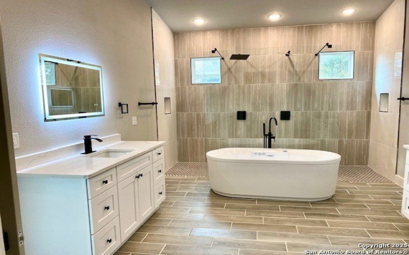 307 LORNE RD, Canyon Lake, TX 78133, 4 Habitaciones Habitaciones , ,3 BañosBaños,Residential,En Venta,307 LORNE RD,1837210