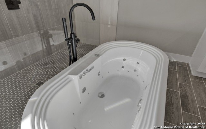 307 LORNE RD, Canyon Lake, TX 78133, 4 Habitaciones Habitaciones , ,3 BañosBaños,Residential,En Venta,307 LORNE RD,1837210