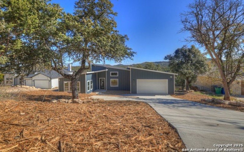 307 LORNE RD, Canyon Lake, TX 78133, 4 Habitaciones Habitaciones , ,3 BañosBaños,Residential,En Venta,307 LORNE RD,1837210
