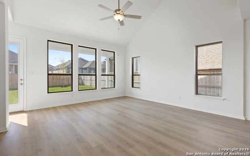 5724 Emmett Street, New Braunfels, TX 78130, 4 Habitaciones Habitaciones , ,3 BañosBaños,Residential,En Venta,5724 Emmett Street,1837448