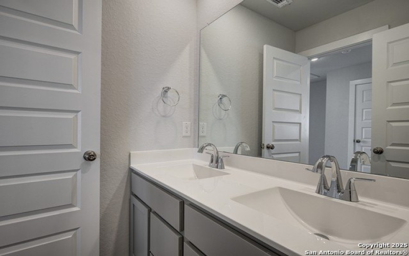 9958 Forestier Grn, San Antonio, TX 78221, 4 Habitaciones Habitaciones , ,2 BañosBaños,Residential,En Venta,9958 Forestier Grn,1837912