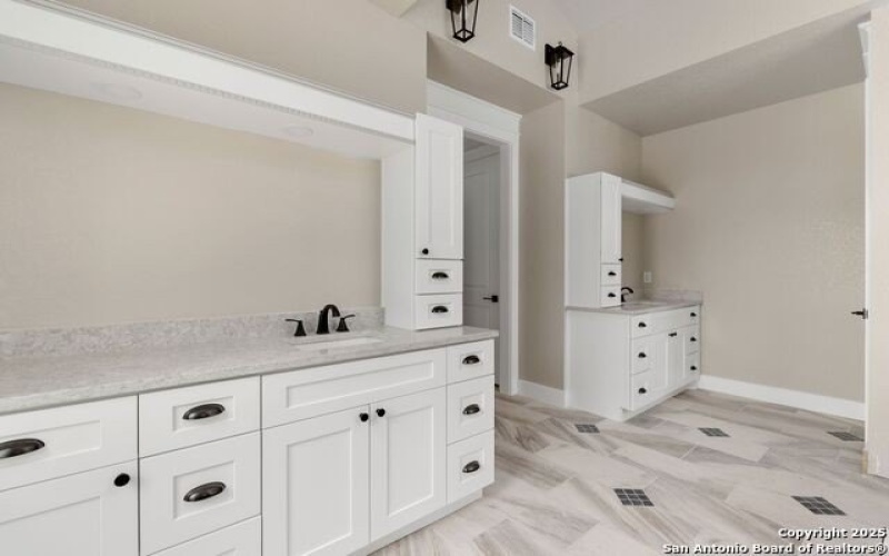 120 MYSTIC SHORES BLVD, Spring Branch, TX 78070, 4 Bedrooms Bedrooms, ,5 BathroomsBathrooms,Residential,For Sale,120 MYSTIC SHORES BLVD,1838680
