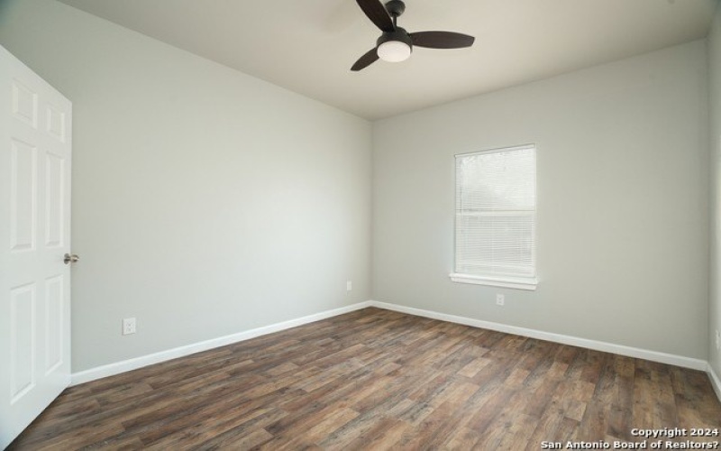 3723 Commercial Ave, San Antonio, TX 78221, 4 Habitaciones Habitaciones , ,2 BañosBaños,Residential,En Venta,3723 Commercial Ave,1833696