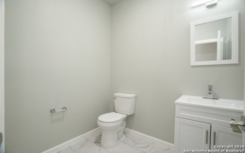 3723 Commercial Ave, San Antonio, TX 78221, 4 Habitaciones Habitaciones , ,2 BañosBaños,Residential,En Venta,3723 Commercial Ave,1833696