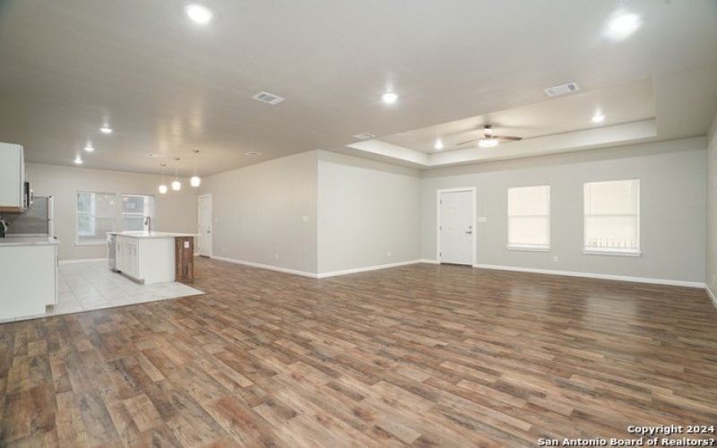 3723 Commercial Ave, San Antonio, TX 78221, 4 Habitaciones Habitaciones , ,2 BañosBaños,Residential,En Venta,3723 Commercial Ave,1833696