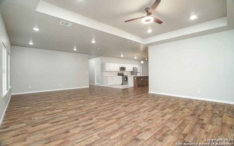 3723 Commercial Ave, San Antonio, TX 78221, 4 Habitaciones Habitaciones , ,2 BañosBaños,Residential,En Venta,3723 Commercial Ave,1833696