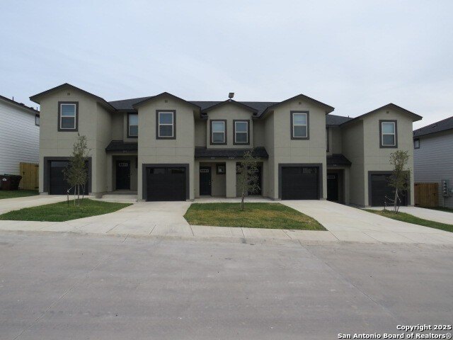 8322 Via Verona, San Antonio, TX 78227, ,8 BañosBaños,Residential Multi Family,En Venta,8322 Via Verona,1833869