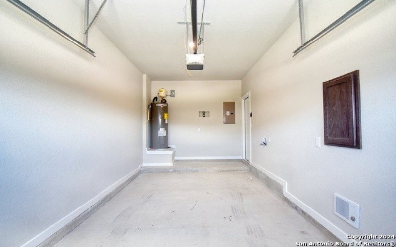 8322 Via Verona, San Antonio, TX 78227, ,8 BañosBaños,Residential Multi Family,En Venta,8322 Via Verona,1833869