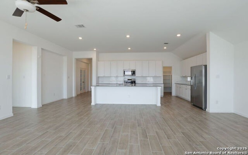 14134 Roller Mills, San Antonio, TX 78245, 4 Bedrooms Bedrooms, ,3 BathroomsBathrooms,Residential,For Sale,14134 Roller Mills,1833923