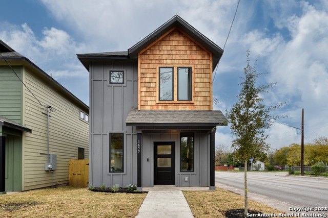 1659 N Center Street, San Antonio, TX 78202, 3 Habitaciones Habitaciones , ,2 BañosBaños,Residential,En Venta,1659 N Center Street,1835647