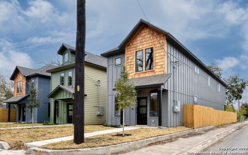 1659 N Center Street, San Antonio, TX 78202, 3 Habitaciones Habitaciones , ,2 BañosBaños,Residential,En Venta,1659 N Center Street,1835647