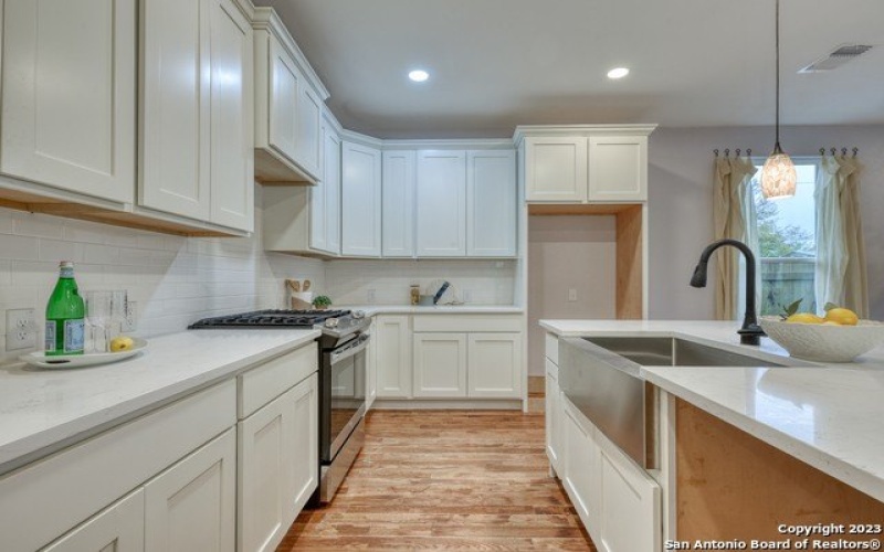 1659 N Center Street, San Antonio, TX 78202, 3 Habitaciones Habitaciones , ,2 BañosBaños,Residential,En Venta,1659 N Center Street,1835647