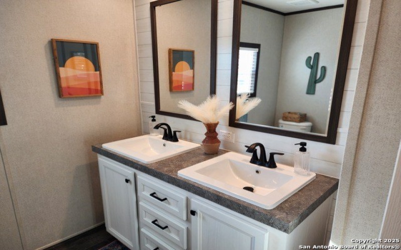 4917 Bronco Way, San Marcos, TX 78666, 5 Bedrooms Bedrooms, ,3 BathroomsBathrooms,Residential,For Sale,4917 Bronco Way,1836383
