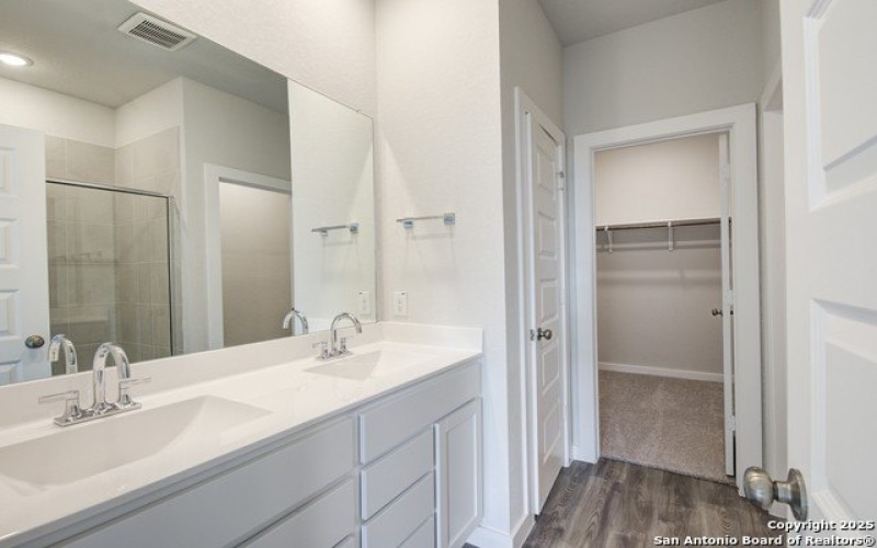 5702 Agate Circle, San Antonio, TX 78222, 4 Habitaciones Habitaciones , ,2 BañosBaños,Residential,En Venta,5702 Agate Circle,1836637