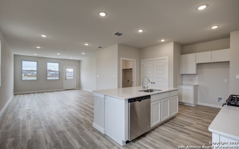 5711 Quartz Terrace, San Antonio, TX 78222, 4 Bedrooms Bedrooms, ,2 BathroomsBathrooms,Residential,For Sale,5711 Quartz Terrace,1836640