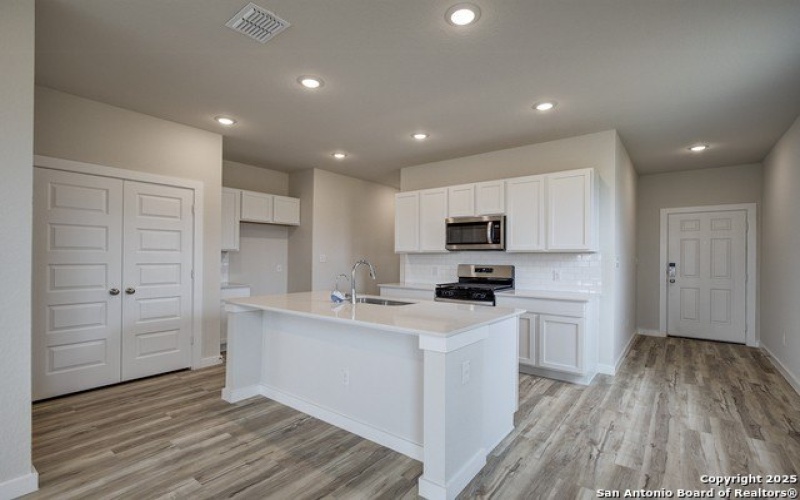 5711 Quartz Terrace, San Antonio, TX 78222, 4 Bedrooms Bedrooms, ,2 BathroomsBathrooms,Residential,For Sale,5711 Quartz Terrace,1836640