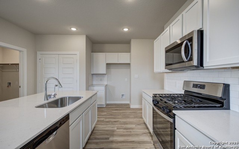 5711 Quartz Terrace, San Antonio, TX 78222, 4 Bedrooms Bedrooms, ,2 BathroomsBathrooms,Residential,For Sale,5711 Quartz Terrace,1836640