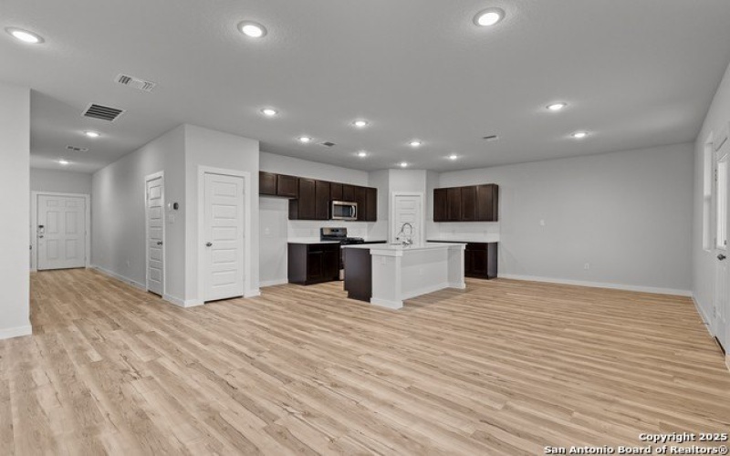 9946 Forestier Green, San Antonio, TX 78221, 4 Habitaciones Habitaciones , ,2 BañosBaños,Residential,En Venta,9946 Forestier Green,1836679