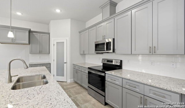 809 Lee Elsik, Seguin, TX 78155, 3 Bedrooms Bedrooms, ,2 BathroomsBathrooms,Residential,For Sale,809 Lee Elsik,1844869