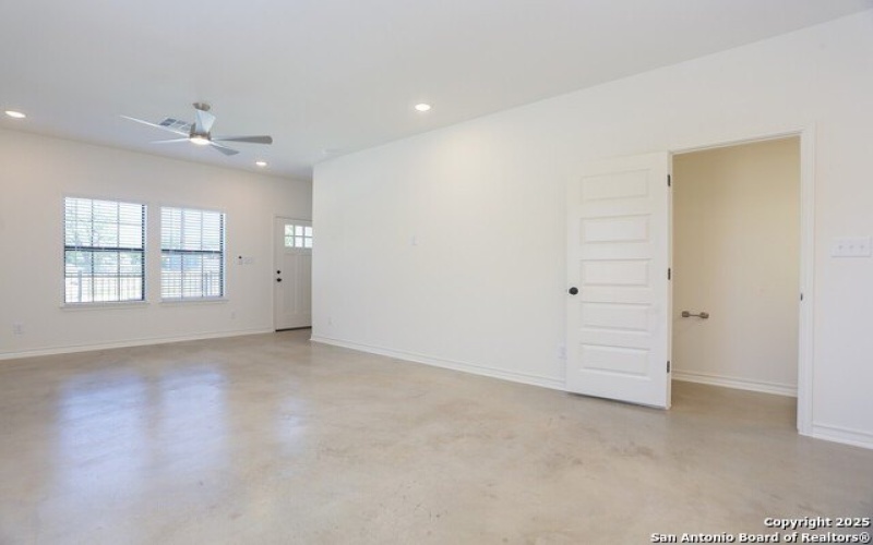 430 Montana, San Antonio, TX 78203, ,5 BañosBaños,Residential Multi Family,En Venta,430 Montana,1845676