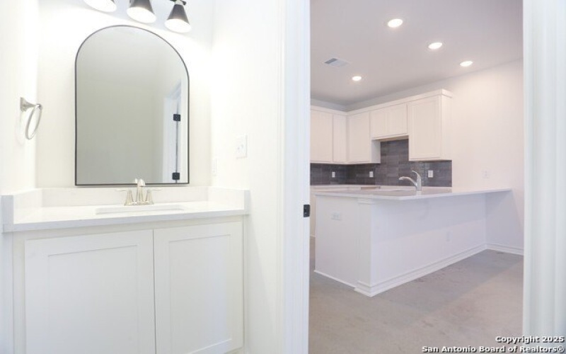 430 Montana, San Antonio, TX 78203, ,5 BañosBaños,Residential Multi Family,En Venta,430 Montana,1845676