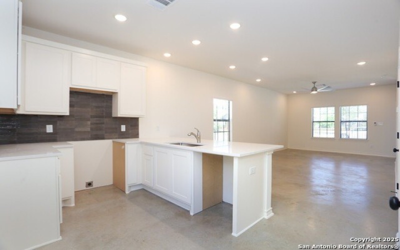 430 Montana, San Antonio, TX 78203, ,5 BañosBaños,Residential Multi Family,En Venta,430 Montana,1845676