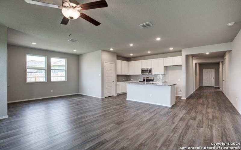 300 Ivy Roads, Seguin, TX 78155, 4 Habitaciones Habitaciones , ,3 BañosBaños,Residential,En Venta,300 Ivy Roads,1847593