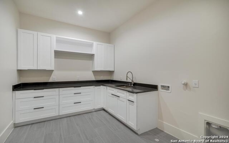 25907 Morhiss Pt, San Antonio, TX 78006, 4 Bedrooms Bedrooms, ,5 BathroomsBathrooms,Residential,For Sale,25907 Morhiss Pt,1849477