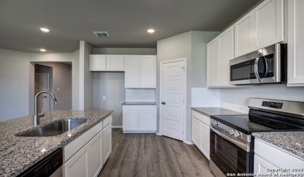 3453 Meteor Night, Converse, TX 78109, 3 Bedrooms Bedrooms, ,2 BathroomsBathrooms,Residential,For Sale,3453 Meteor Night,1849524