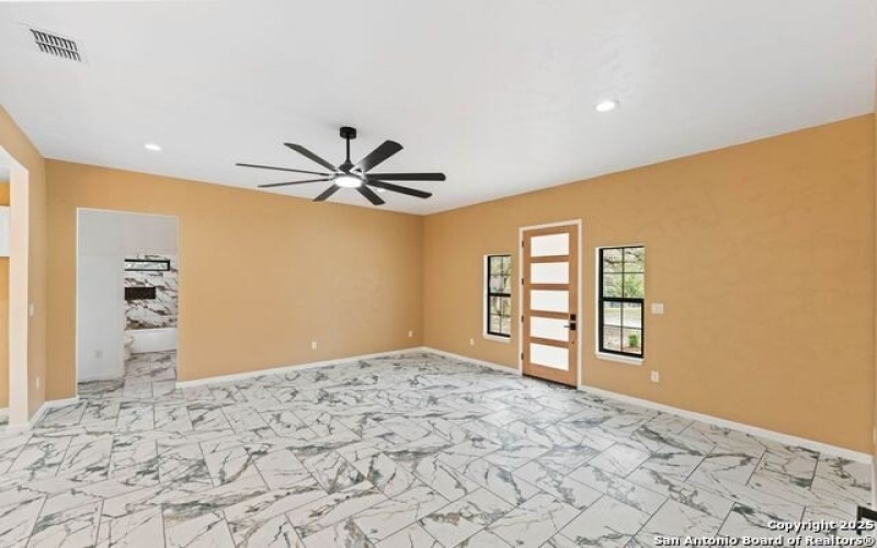 615 S Camp St, Seguin, TX 78155, 3 Bedrooms Bedrooms, ,2 BathroomsBathrooms,Residential,For Sale,615 S Camp St,1849605