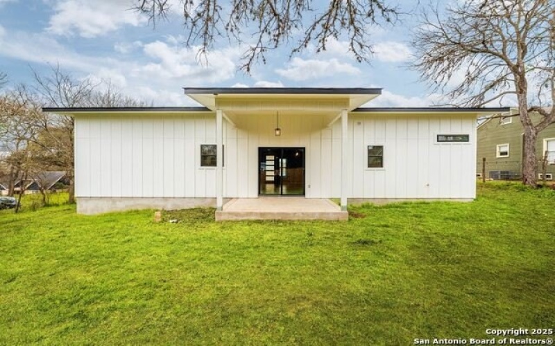 615 S Camp St, Seguin, TX 78155, 3 Bedrooms Bedrooms, ,2 BathroomsBathrooms,Residential,For Sale,615 S Camp St,1849605