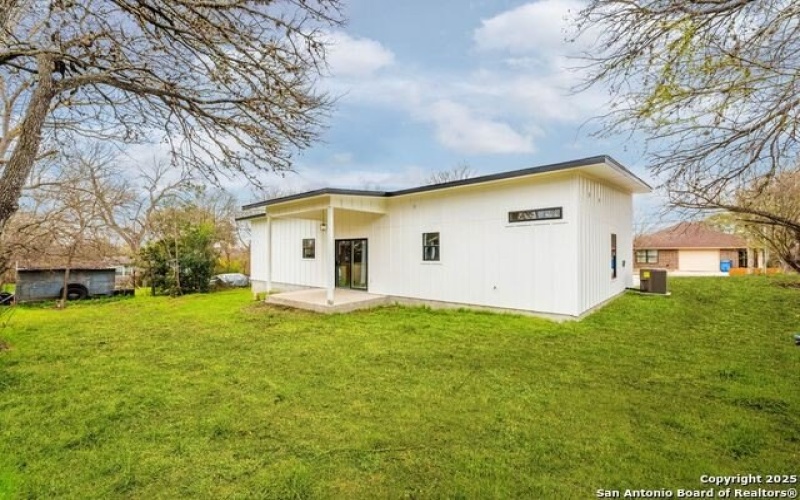 615 S Camp St, Seguin, TX 78155, 3 Bedrooms Bedrooms, ,2 BathroomsBathrooms,Residential,For Sale,615 S Camp St,1849605