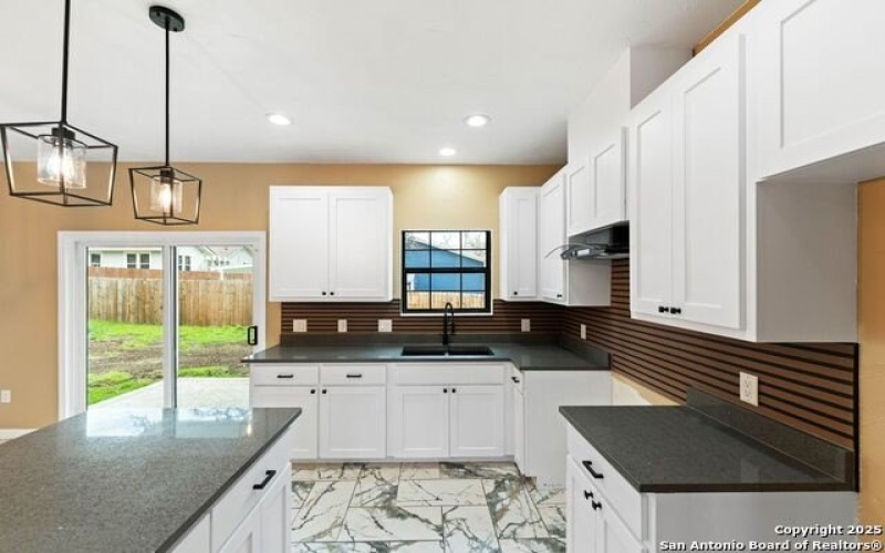615 S Camp St, Seguin, TX 78155, 3 Bedrooms Bedrooms, ,2 BathroomsBathrooms,Residential,For Sale,615 S Camp St,1849605