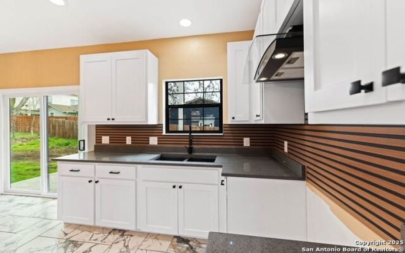 615 S Camp St, Seguin, TX 78155, 3 Bedrooms Bedrooms, ,2 BathroomsBathrooms,Residential,For Sale,615 S Camp St,1849605