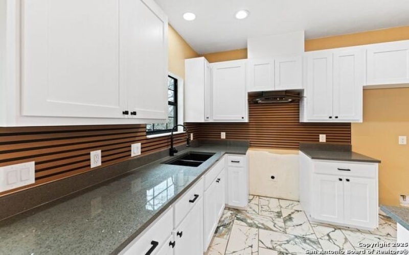 615 S Camp St, Seguin, TX 78155, 3 Bedrooms Bedrooms, ,2 BathroomsBathrooms,Residential,For Sale,615 S Camp St,1849605