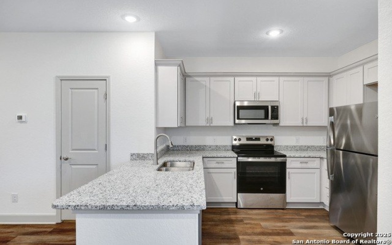 7621 Briarwood Pass #102, San Antonio, TX 78252, 3 Bedrooms Bedrooms, ,2 BathroomsBathrooms,Residential Lease,For Rent,7621 Briarwood Pass,1842139