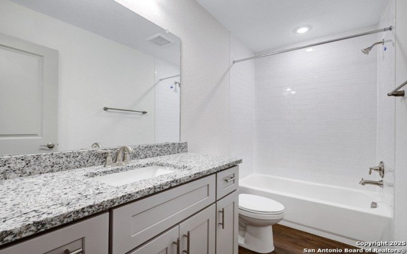 7621 Briarwood Pass #102, San Antonio, TX 78252, 3 Bedrooms Bedrooms, ,2 BathroomsBathrooms,Residential Lease,For Rent,7621 Briarwood Pass,1842139