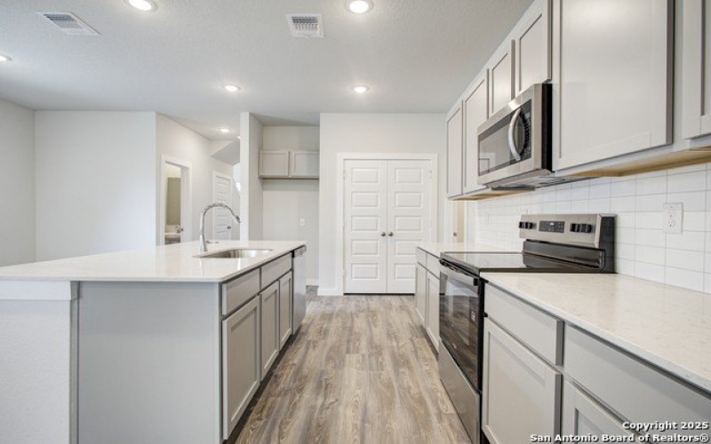 14730 Emerio Drive, San Antonio, TX 78253, 4 Habitaciones Habitaciones , ,2 BañosBaños,Residential,En Venta,14730 Emerio Drive,1851738