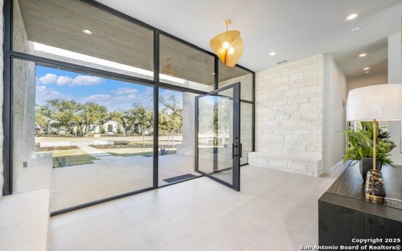 108 Whittingham, San Antonio, TX 78231, 6 Bedrooms Bedrooms, ,7 BathroomsBathrooms,Residential,For Sale,108 Whittingham,1850347