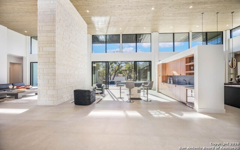 108 Whittingham, San Antonio, TX 78231, 6 Bedrooms Bedrooms, ,7 BathroomsBathrooms,Residential,For Sale,108 Whittingham,1850347
