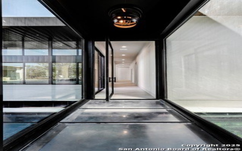 108 Whittingham, San Antonio, TX 78231, 6 Bedrooms Bedrooms, ,7 BathroomsBathrooms,Residential,For Sale,108 Whittingham,1850347