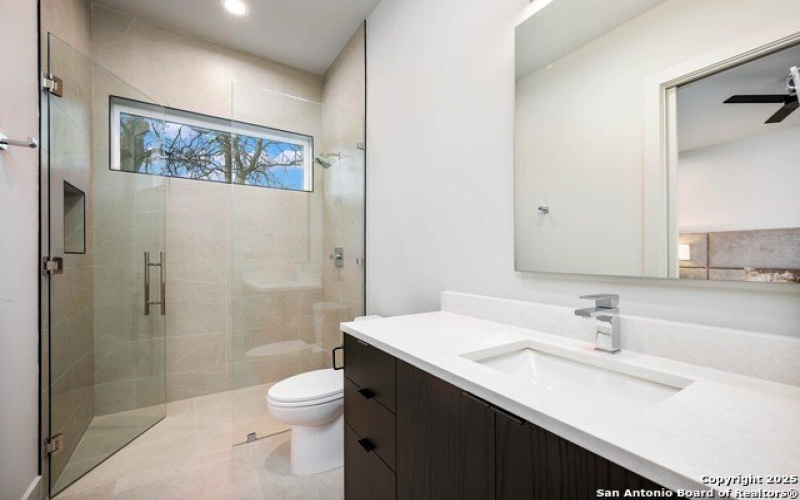 108 Whittingham, San Antonio, TX 78231, 6 Bedrooms Bedrooms, ,7 BathroomsBathrooms,Residential,For Sale,108 Whittingham,1850347