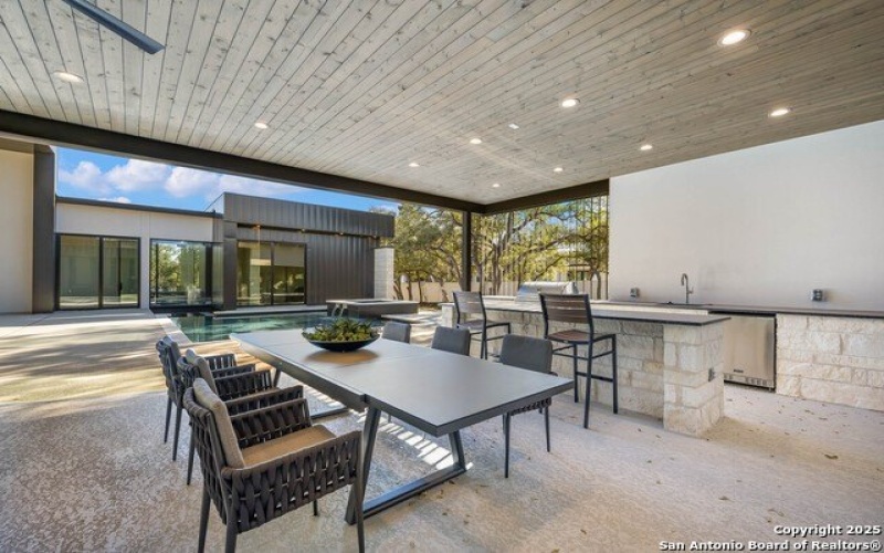 108 Whittingham, San Antonio, TX 78231, 6 Bedrooms Bedrooms, ,7 BathroomsBathrooms,Residential,For Sale,108 Whittingham,1850347