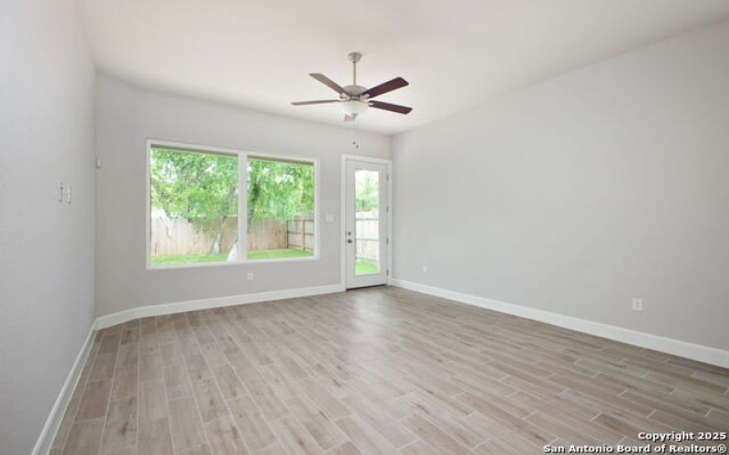 2202 Virginia Blvd, Unit 201, San Antonio, TX 78203, 3 Habitaciones Habitaciones , ,2 BañosBaños,Residential,En Venta,2202 Virginia Blvd, Unit 201,1851142
