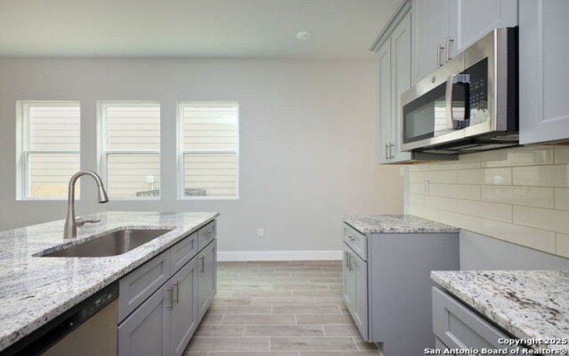 2202 Virginia Blvd, Unit 201, San Antonio, TX 78203, 3 Habitaciones Habitaciones , ,2 BañosBaños,Residential,En Venta,2202 Virginia Blvd, Unit 201,1851142