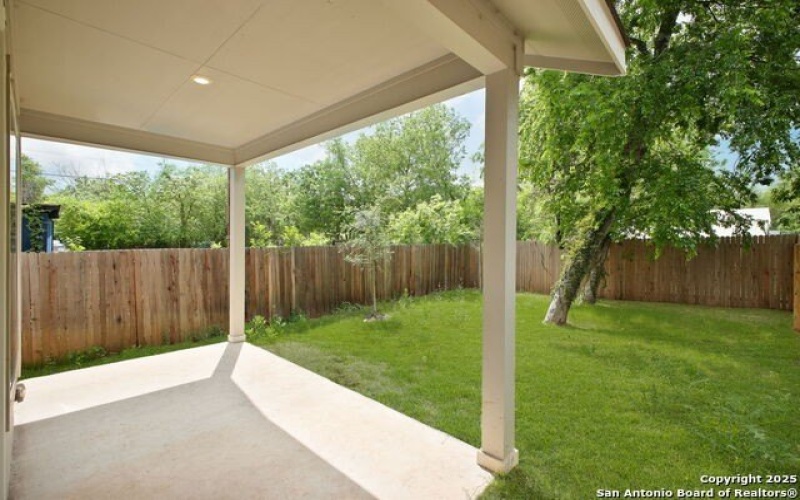 2202 Virginia Blvd, Unit 201, San Antonio, TX 78203, 3 Habitaciones Habitaciones , ,2 BañosBaños,Residential,En Venta,2202 Virginia Blvd, Unit 201,1851142