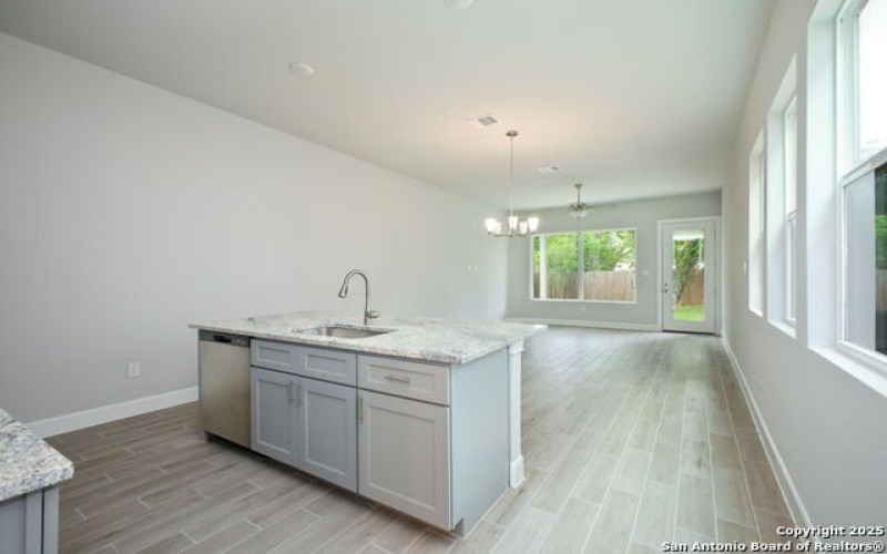 2202 Virginia Blvd, Unit 201, San Antonio, TX 78203, 3 Habitaciones Habitaciones , ,2 BañosBaños,Residential,En Venta,2202 Virginia Blvd, Unit 201,1851142