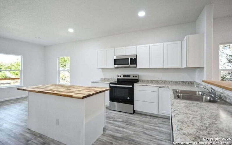 1234 Clearcreek, Canyon Lake, TX 78133, 3 Bedrooms Bedrooms, ,2 BathroomsBathrooms,Residential,For Sale,1234 Clearcreek,1851633